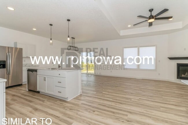 Building Photo - 8914 Hickory Dr
