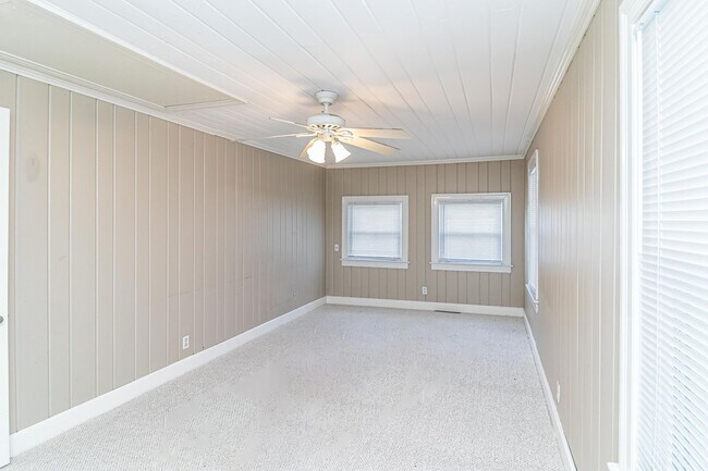 Foto del edificio - ADORABLE 2 BR | 1 BA Home in LaGrange - La...