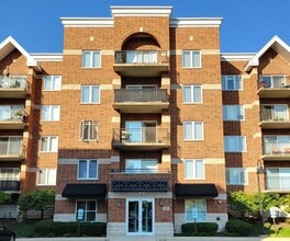 Building Photo - 3451 N Carriageway Dr