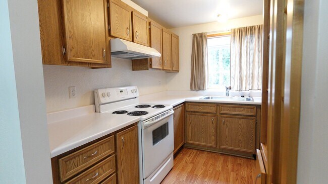 Building Photo - Hajek