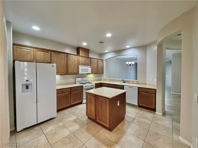 Building Photo - 7421 Ravines Ave
