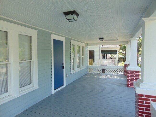 Foto del edificio - 3/2 Bungalow Tampa Heights Neighborhood