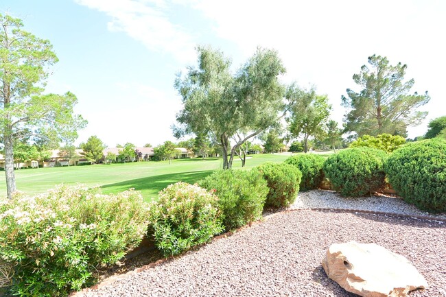 Foto del edificio - SUMMERLIN 1-STORY ON GOLF COURSE W/VIEWS 2...