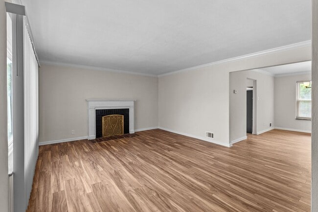 Building Photo - Charming University City Home in a Prime Location
