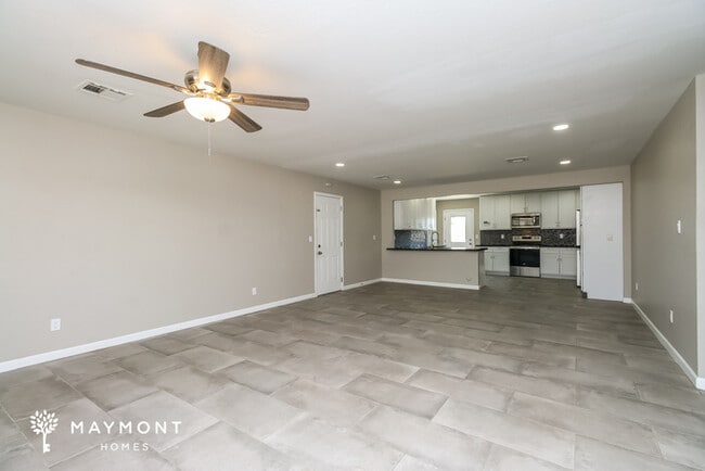 Building Photo - 1228 N Freestone Cir