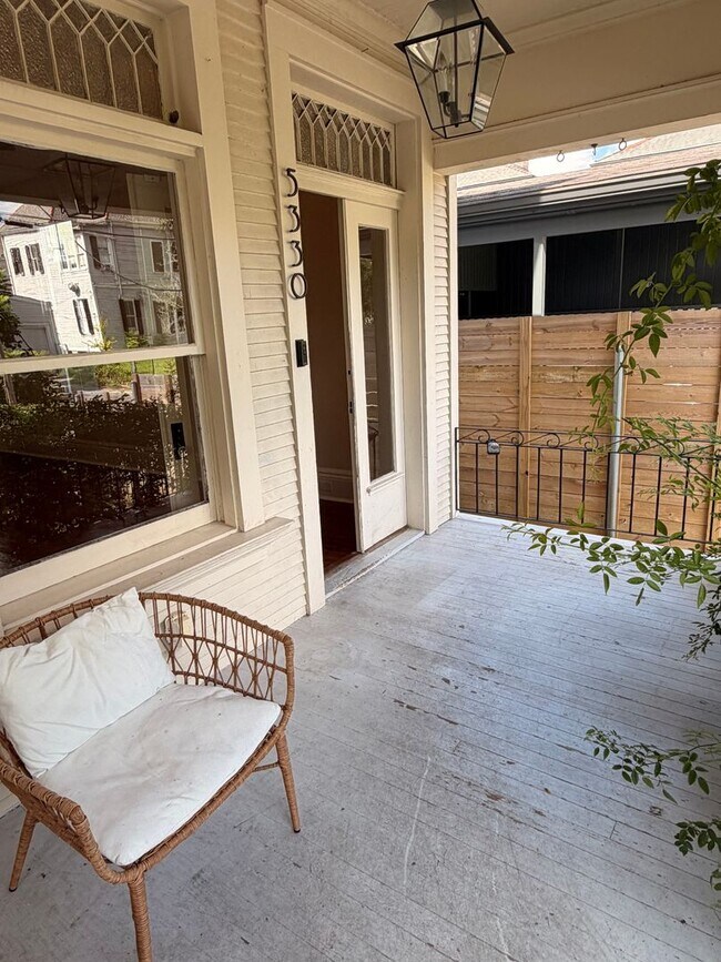 Foto del edificio - Gorgeous Two Story 3BD/2.5BA w/ Private Fenced in Backyard