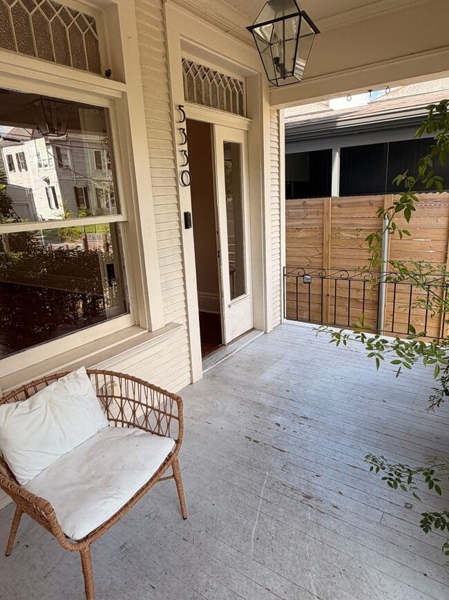 Photo - Gorgeous Two Story 3BD/2.5BA w/ Private Fenced in Backyard Apartment