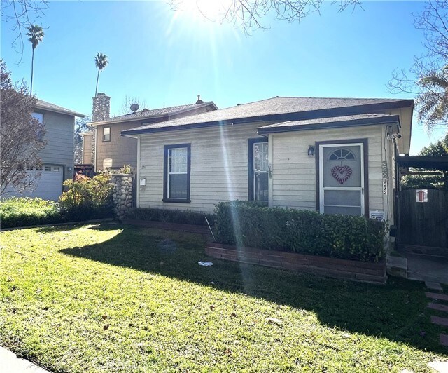 Primary Photo - 324 E Bennett Ave