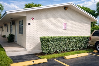 Building Photo - $995 Deposit w/ approved credit on this Great Neighborhood and Location - WASHER and DRYER IN UNIT!