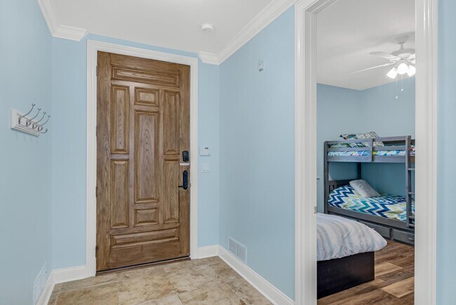 Foto del edificio - 2450 N Ocean Shore Blvd