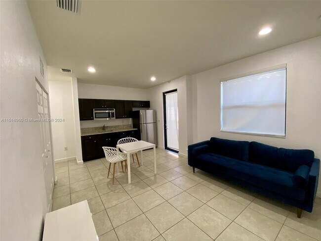 Building Photo - 11901 SW 151st Pl