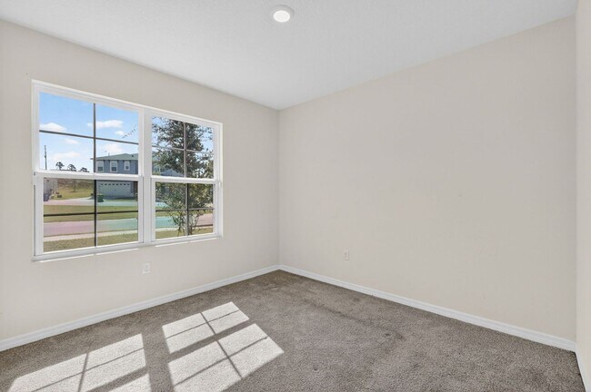 Foto del edificio - Available Now in Tavares | 2023 Built 4BR/2BA Home with 2-Car Garage