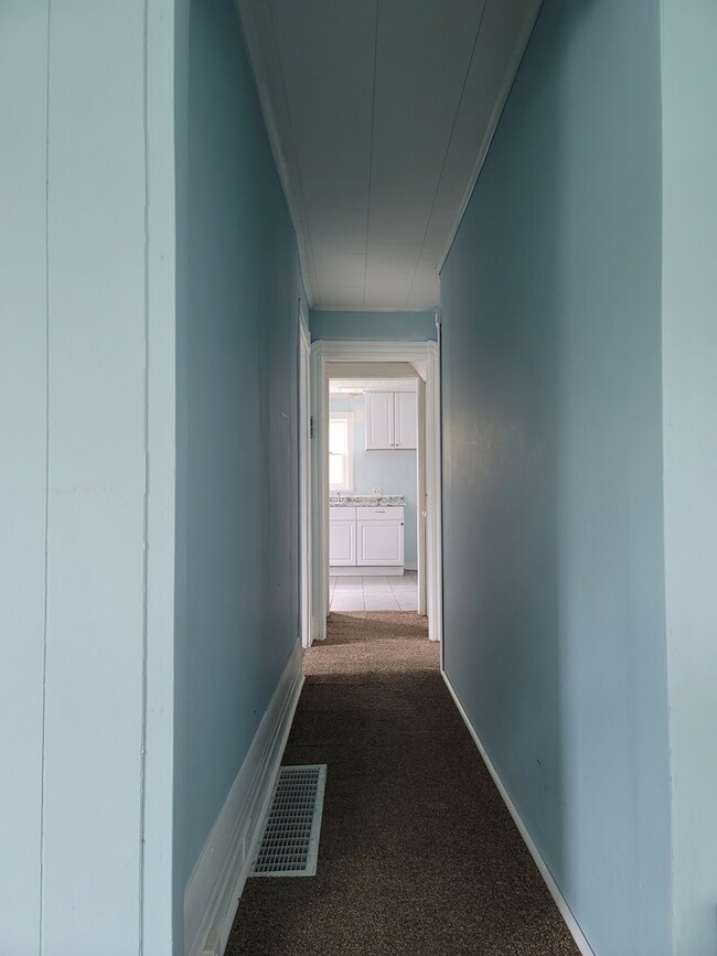 Building Photo - 426 Standish St