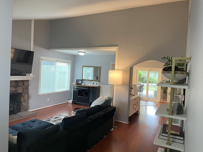 Building Photo - 3847 San Marcos Ct