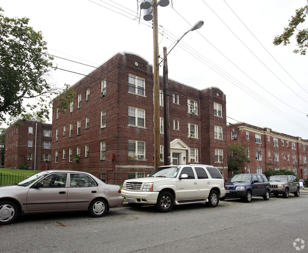 Building Photo - 1420 Tuckerman St NW