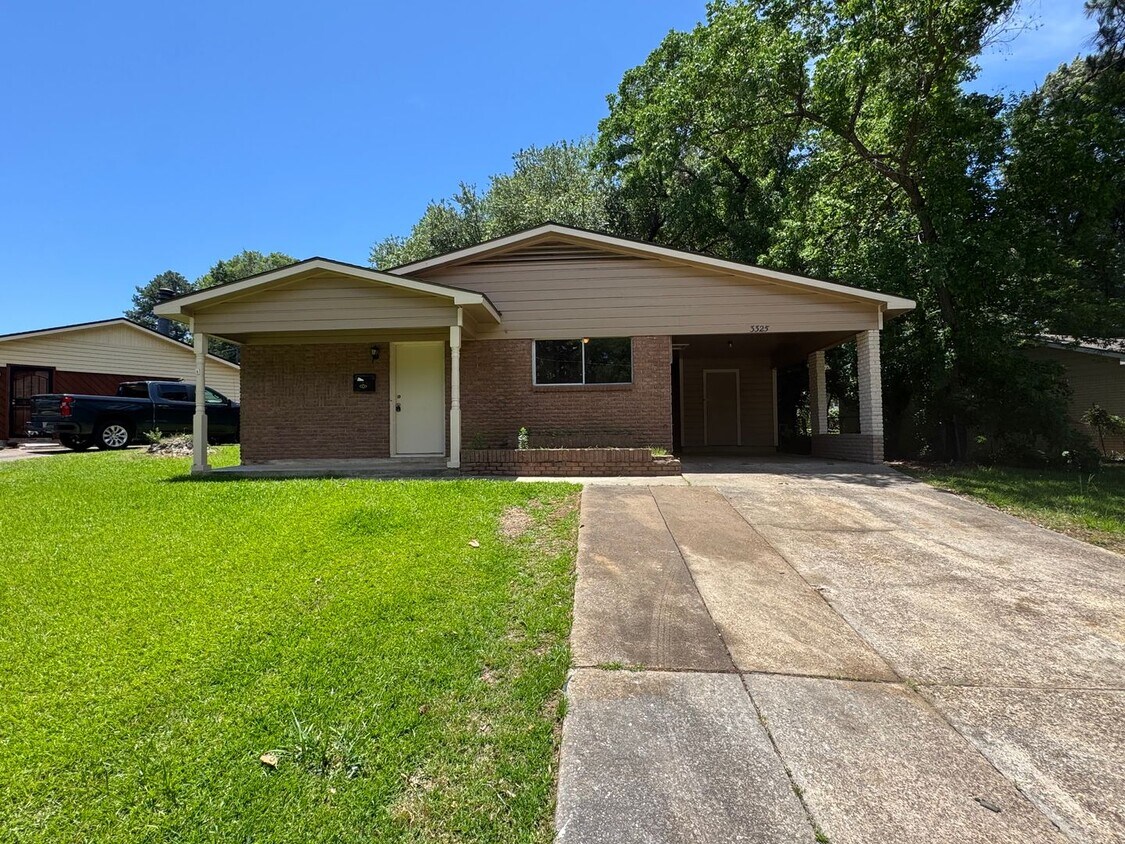 Primary Photo - Cute 3 Bedroom Home