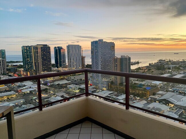 Foto del edificio - 725 Kapiolani Blvd