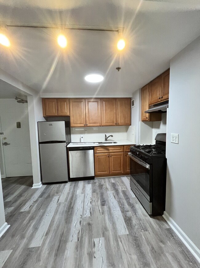 22-34 W 25th St 1N - 15 W 25th St