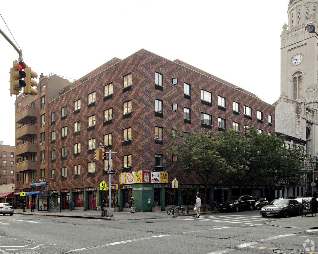 44 Avenue A - 42-46 Avenue A