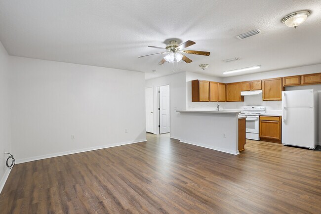 Building Photo - 512 Paulling Dr