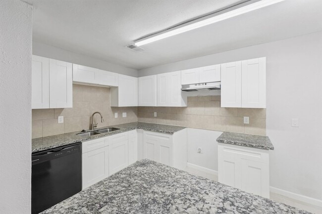 Building Photo - 23311 Pebworth Pl