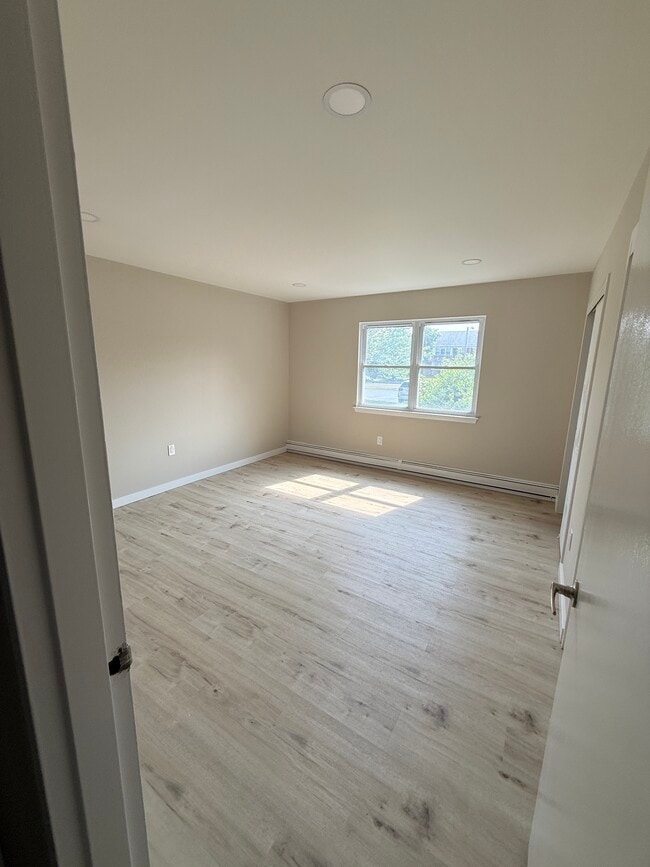 Building Photo - 61 Stonehurst Blvd