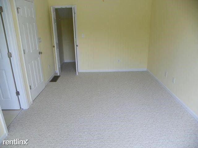 Building Photo - 603 S Atcher