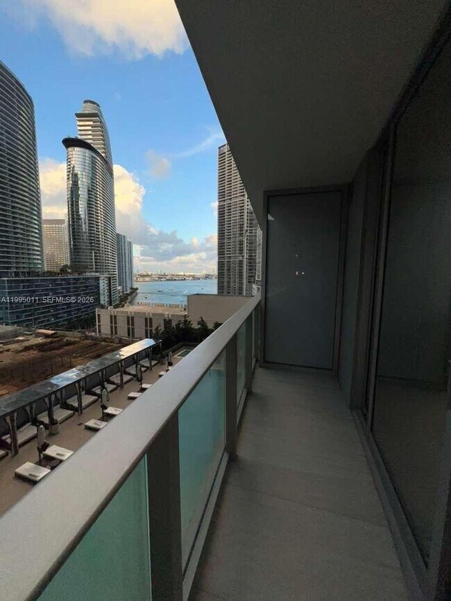 Foto del edificio - 77 SE 5th St