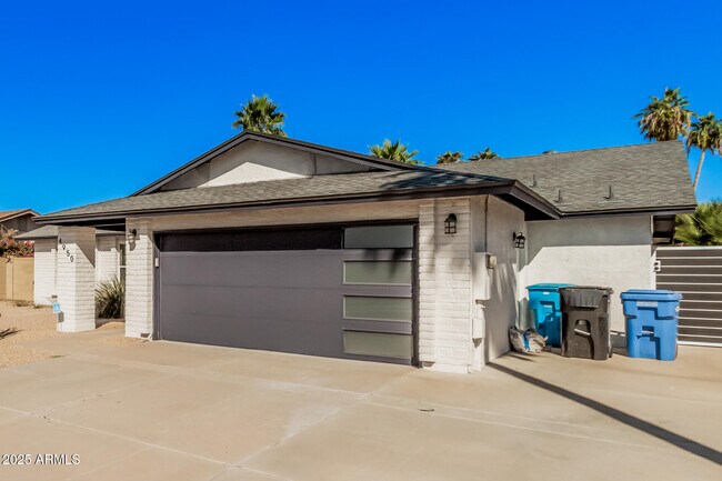 Building Photo - 4950 W Grovers Ave