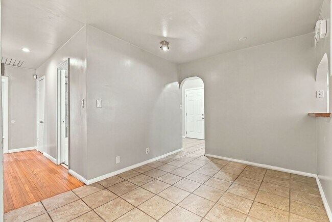 Foto del edificio - 6624 E 27th Pl