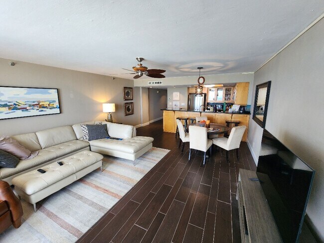 Building Photo - Beautiful Moontide Condo