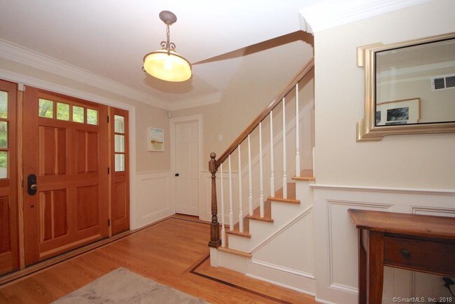 Building Photo - 33 MacGregor Dr