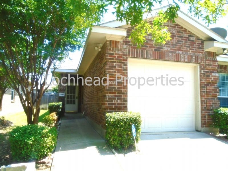 Primary Photo - Gorgeous Townhome in Falcon Lair!!!!