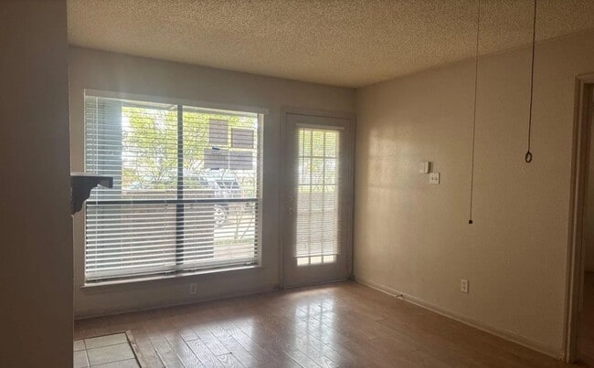 Foto del edificio - 6108 Abrams Rd