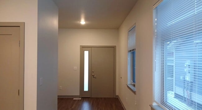 Foto del edificio - 16512 Centerpark Ct