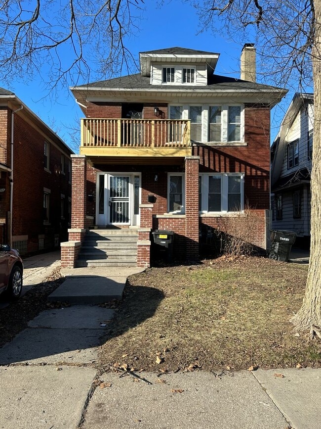 Building Photo - 12061 Cloverlawn Ave