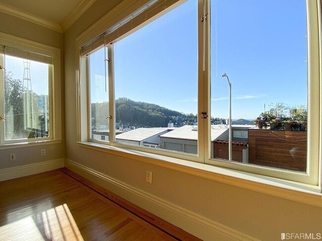 Building Photo - 370 Upper Terrace