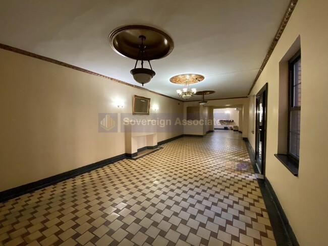Building Photo - 567 Fort Washington Ave