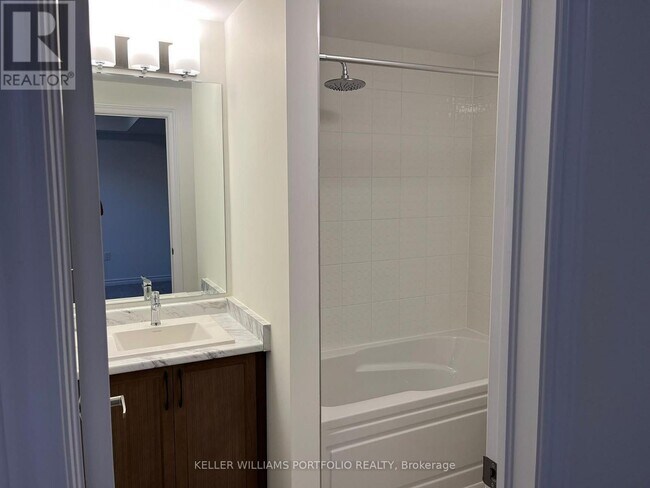 Building Photo - 8 Thornbird cres