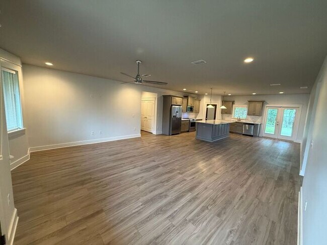 Foto del edificio - Gulf Breeze - 4 bedroom, 2.5 bathroom - lawn care included