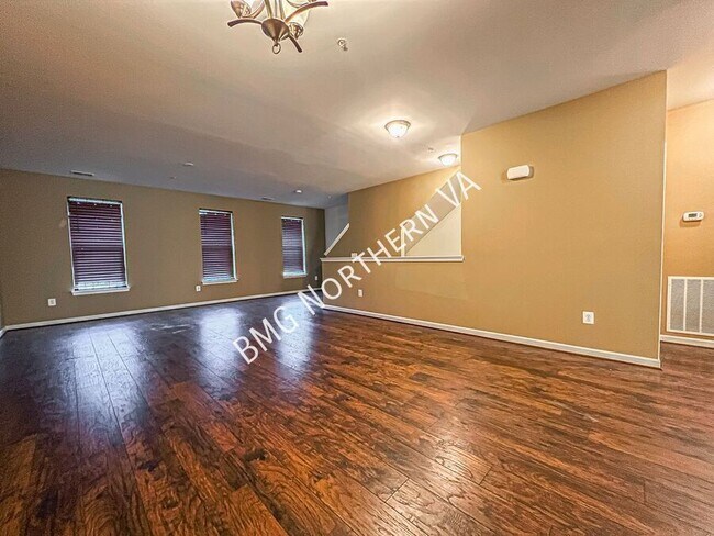 Photo - 9535 Center St House