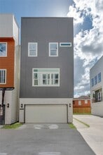 Building Photo - 1805 Emir St