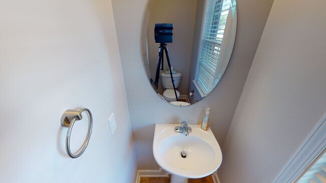 Building Photo - Beautiful 4 Bedroom/2.5 Bathroom in JACK B...