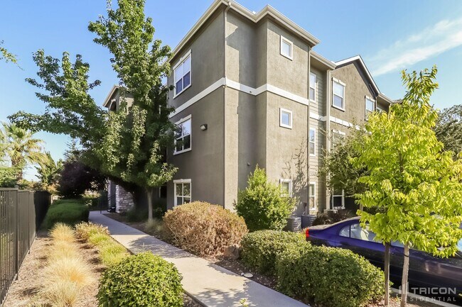 Foto del edificio - 8434 Walerga Rd