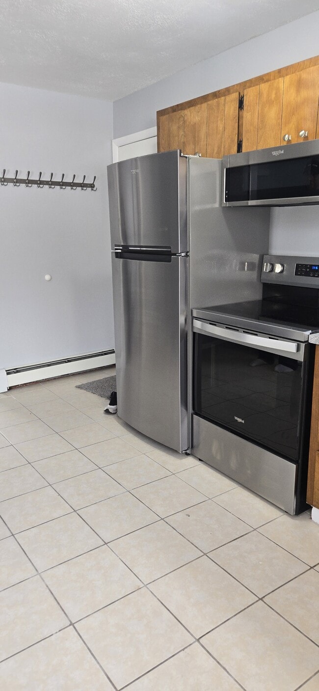 Building Photo - 14360 Leonard Rd