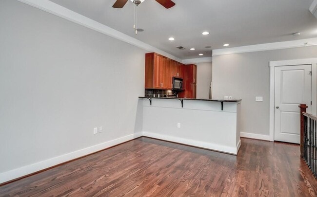 Building Photo - 216 Semel Dr