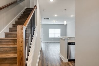 Building Photo - 203 E Frg Ct