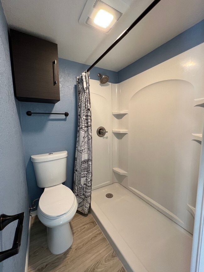 Bathroom - 1357 Ross St