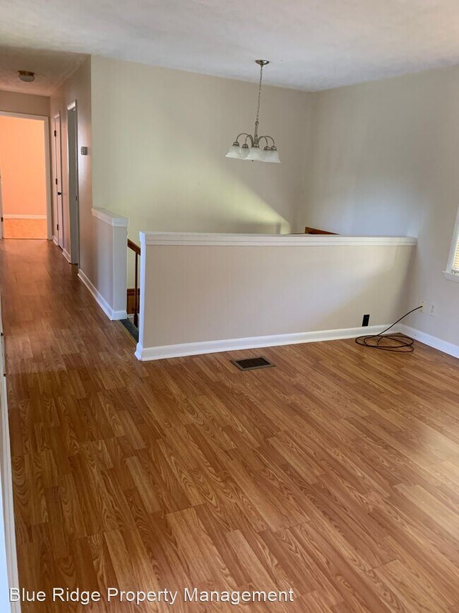 Building Photo - 3 br, 2 bath House - 145 PineCrest Road
