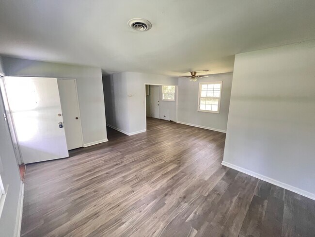 Foto del edificio - 1113 Hahn St NE